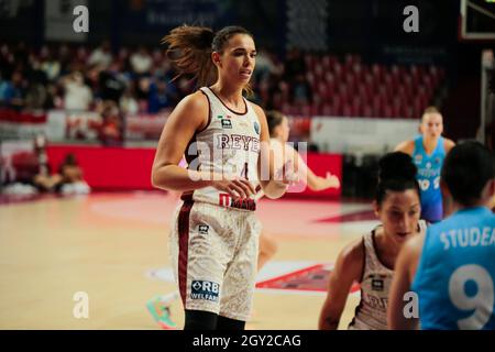 Venedig, Italien. Oktober 2021. Martina Bestagno (Umana Reyer Venezia) während Umana Reyer Venezia gegen KSC Szekszard, Basketball Euroleague Women Championship in Venedig, Italien, Oktober 06 2021 Quelle: Independent Photo Agency/Alamy Live News Stockfoto