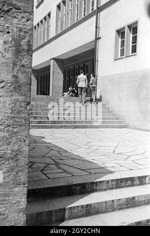 Ein Ausflug zur Ruprecht-Karls-Universität in Heidelberg, Deutsches Reich 30er Jahre. Ein Ausflug in die Ruprecht-Karls-Universität in Heidelberg; Deutschland 1930. Stockfoto