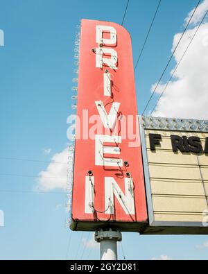 Schild für Drive-in-Kino auf der Route 66 in Litchfield, Illinois Stockfoto