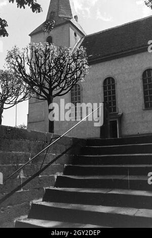 Ein Ausflug nach Hambach an der Weinstraße, Deutsches Reich 30er Jahre. Ein Ausflug nach Hambach in der Pfalz; Deutschland 1930. Stockfoto