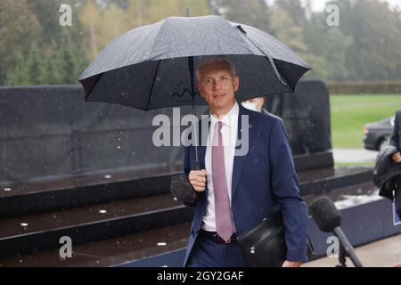 Brdo Pri Kranju, Slowenien. Oktober 2021. Der lettische Premierminister Krisjanis Karins trifft auf den EU-Westbalkan-Gipfel in Brdo pri Kranju ein. (Foto: Luka Dakskobler/SOPA Images/Sipa USA) Quelle: SIPA USA/Alamy Live News Stockfoto