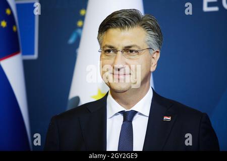 Brdo Pri Kranju, Slowenien. Oktober 2021. Der kroatische Ministerpräsident Andrej Plenkovic trifft auf den EU-Westbalkan-Gipfel in Brdo pri Kranju ein. (Foto: Luka Dakskobler/SOPA Images/Sipa USA) Quelle: SIPA USA/Alamy Live News Stockfoto