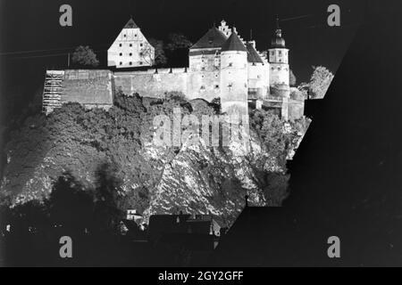 Heidenheim an der Brenz bei Nacht, Deutsches Reich 30er Jahre. Heidenheim an der Brenz in der Nacht, Deutschland 1930. Stockfoto