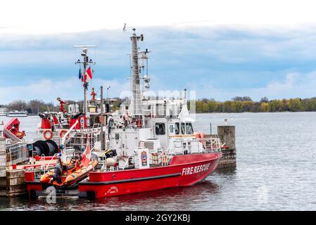 Wm. Thornton Feuerrettungsboot im Lake Ontario am Ufer von Toronto, Kanada Stockfoto