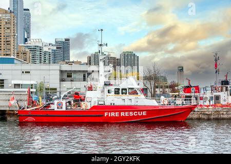 Wm. Thornton Feuerrettungsboot im Lake Ontario am Ufer von Toronto, Kanada Stockfoto