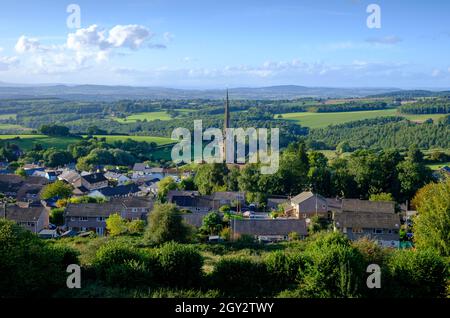 Im Forest of Dean, Gloucestershire, England, Großbritannien, steht das Dorf Ruardean und die Kirche St. Johannes des Täufers. 2021 Stockfoto