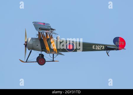 Royal Flying Corps RFC RAF Avro 504K Vintage Biplane Fighter Trainer auf der Shuttleworth Old Warden Airshow Stockfoto