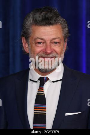 London, Großbritannien. 6. Oktober 2021, London, Großbritannien Andy Serkis kommt bei The Harder they Fall an Weltpremiere, der Eröffnungsfilm des BFI London Film Festival, der in der Royal Festival Hall stattfand. Quelle: Doug Peters/EMPICS/Alamy Live News Stockfoto