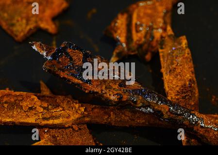 Eine Auswahl rostiger Spatenstücke Stockfoto