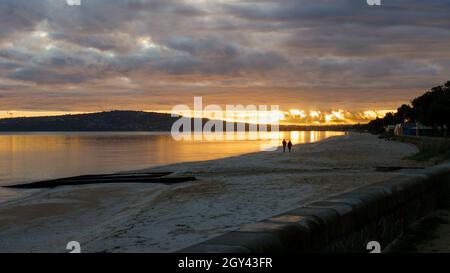 Eine kühle Wolkenlandschaft, aufgenommen an anthonys Nase, arthurs Sitz, mornington Halbinsel Stockfoto