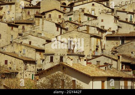 Er charakteristische Häuser des Dorfes Scanno - Abruzzen - Italien Stockfoto
