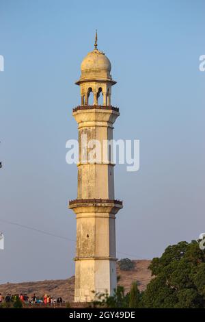 Die schönen Seitenminare [Säulen] von bibi ka maqbara, Aurangabad, Stockfoto