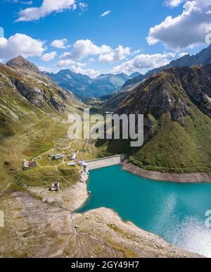 Blick auf den Vannino See und den Damm bei Sagersboden, Formazza. Formazza, Valle Formazza, Verbano Cusio Ossola, Piemont, Italien. Stockfoto