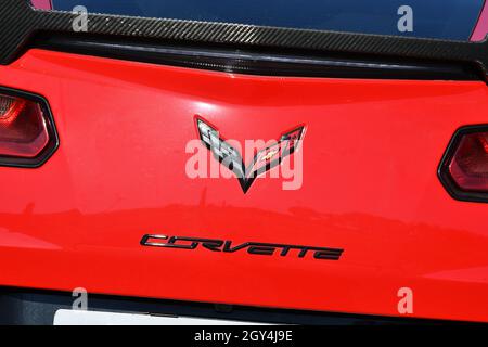 Mugello Circuit, Italien - 23. September 2021: Detail des Logos auf einer Chevrolet Corvette im Mugello Circuit Paddock, Italien. Stockfoto