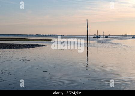 Abendstimmung bei Ebbe in Andernos-les-Bains am Bassin d'Arcachon, Frankreich Stockfoto