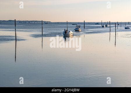 Abendstimmung bei Ebbe in Andernos-les-Bains am Bassin d'Arcachon, Frankreich Stockfoto