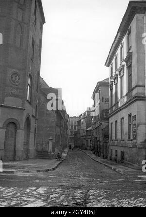 Slush liegt im Dezember 1943 in der Köllnischen Straße auf der Fischerinsel in Berlin-Mitte (Straße existiert nicht mehr). Foto aus dem Verlag von Heinrich Hoffmann. [Automatisierte Übersetzung] Stockfoto