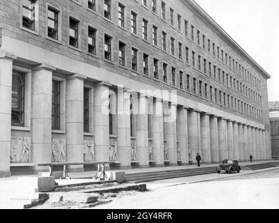 Das Foto zeigt das Haus am Werderschen Markt, das als Erweiterung der Reichsbank diente. Das Bild wurde am 10. August 1940 aus der Unterwasserstraße aufgenommen. [Automatisierte Übersetzung] Stockfoto