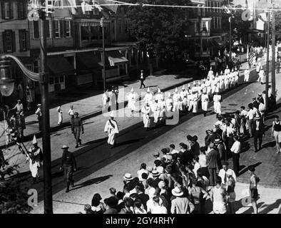 Parade der Mitglieder des Ku Klux Klan in Bristol im US-Bundesstaat Pennsylvania. [Automatisierte Übersetzung] Stockfoto