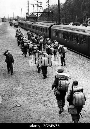 Britische Soldaten werden von England nach Frankreich transportiert. (Undated photo) [automatisierte Übersetzung] Stockfoto