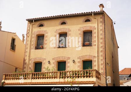 Außenansicht des Hauses in Collioure, Departement Pyrénées-Orientales, Südfrankreich Stockfoto