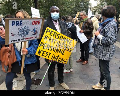 Paris, Frankreich, Demonstration von Pro Migranten Immigranten, von der französischen NG.O.'s 'Bouge ta Prefecture' Sans Papiers, Demonstranten multirassischer Bürger Menschenrechte, Menschen ohne Papiere, multirassische Demokratie, Migrationsprotest, 'Stand Up and be count', Manifestation von Immigranten Arbeitsflüchtlingen Stockfoto