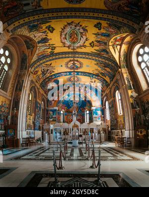 Innenraum der Kirche der Heiligen Verklärung Gottes in Trebinje Stockfoto