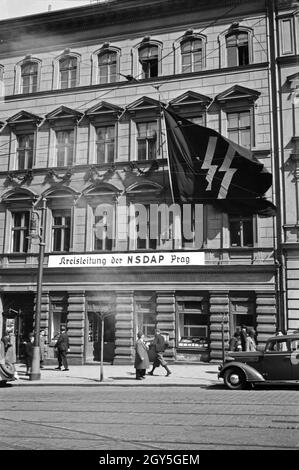 Originalbildschrift: Das Dienstgebäude der Kreisleitung der NSDAP in Prag, 1930er Jahre. Stockfoto