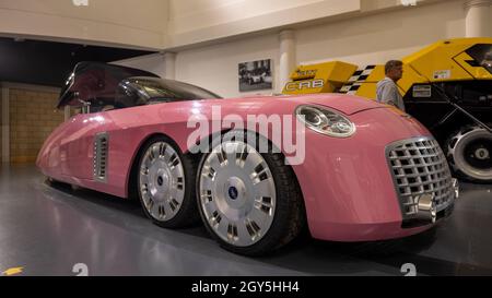 Ford Thunderbird FAB 1, ausgestellt im British Motor Museum, Gaydon, Warwickshire, Großbritannien Stockfoto