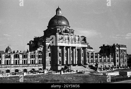 Ruine der Bayerischen Staatskanzlei in München, Deutschland 1940er Jahre. Ruinen der Bayerischen Staatskanzlei in München, Deutschland 1940er Jahre. Stockfoto