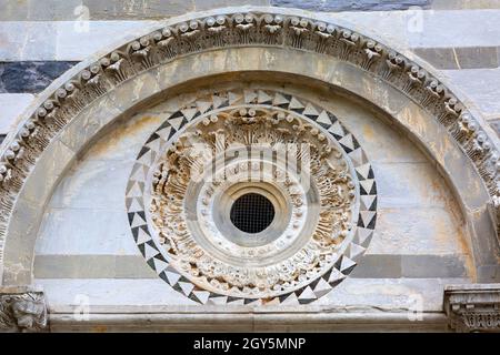 Mittelalterlicher St. Paul am Ufer der Arno-Kirche (San Paolo a Ripa d'Arno), Pisa, Italien Stockfoto