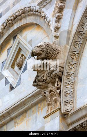 Mittelalterlicher St. Paul am Ufer der Arno-Kirche (San Paolo a Ripa d'Arno), Pisa, Italien Stockfoto