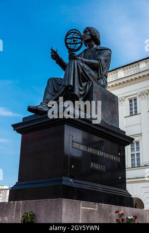 Nicolaus Copernicus-Denkmal auf der Krakowskie Przedmiescie in der Altstadt von Warschau, Polen Stockfoto