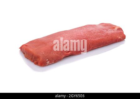 Rohes Wildschweinfilet Fleisch weiß isoliert Nahaufnahme Stockfoto