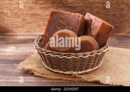 Panaela - Zuckerrohr harte Melasse oder Jagery und Zucker Stockfoto