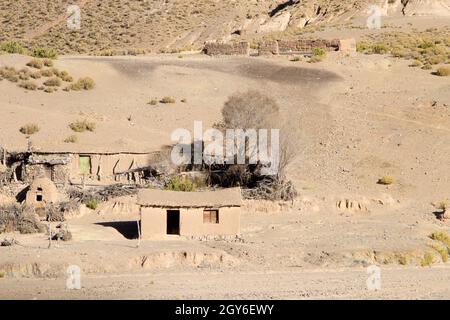 Kleine Stadt aus Bolivien. Bolivianische Landschaft Stockfoto