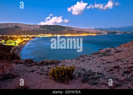 Blick auf die Bucht von Baska, Stadt auf der Insel Krk in Kroatien Stockfoto