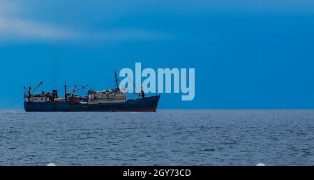 Selektiver Fokus. Das Fischerboot zum Fischen im Meer. Stockfoto