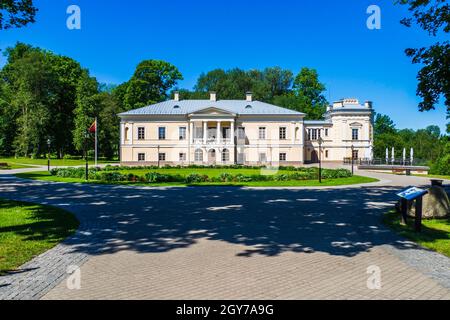 Neoklassizistischer Stil Merkmale und Merkmale des Landguts von Jasiunai, Litauen. Stockfoto