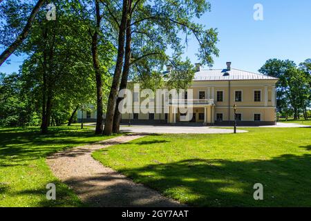 Neoklassizistischer Stil Merkmale und Merkmale des Landguts von Jasiunai, Litauen. Stockfoto