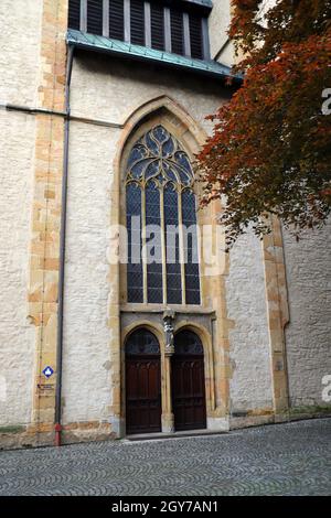 evangelische Neustädter Marienkirche aus dem 15. Jahrhundert - Westportal, Bielefeld, Nordrhein-Westfalen, Deutschland Stockfoto