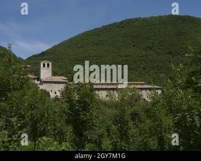 Schöne Landschaft, Marken , eine Region in Italien ,Monastero Fonte Avellana 980 d.c. Stockfoto