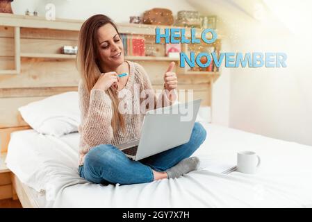 Konzeptdarstellung Hallo November, Begrüßung des Geschäftskonzepts beim Empfang des elften Monats des Jahres Abstract Bestellen von Lebensmitteln online, Lösen Stockfoto