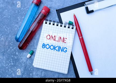 Schreiben Anzeige Text Online-Buchung, Wort geschrieben auf ermöglicht es Verbrauchern, für die Aktivität über die Website Writing Prescription Medicine Lab reservieren Stockfoto
