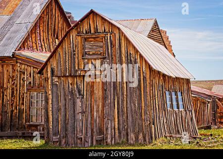 Bodie-Gebäude - einige alte Gebäude in Bodie, der Geisterstadt des California State Park. Stockfoto