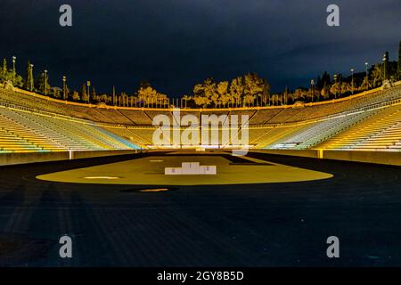 Nachtszene leeres olympiastadion, athen, griechenland Stockfoto