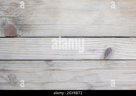 Weiche braune Holzstruktur und Hintergrund von einem natürlichen Baum. Die Holzdielen haben ein weiches Muster, Hartholzboden. Stockfoto