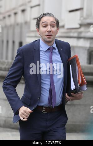 Simon Harris, Minister für Weiter- und Hochschulbildung, kommt zu einer Kabinettssitzung in den Regierungsgebäuden in Dublin an. Stockfoto