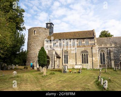 St Mary's Church, Wortham eine sächsische runde Turmkirche in der Nähe von Redgrave, Suffolk, Großbritannien. Stockfoto