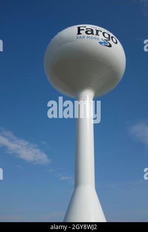 FARGO, NORTH DAKOTA - 30. SEPTEMBER 20212: Einer der vielen Wassertürme in der Stadt im oberen mittleren Westen. Stockfoto